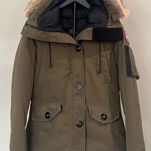 Canada Goose Montebello Parka Army Green Women’s Jacket Size Small